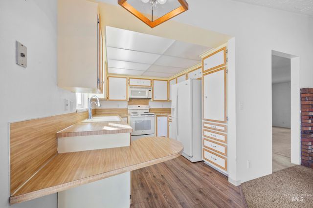 80 S Heather Dr, Nampa, ID 83651