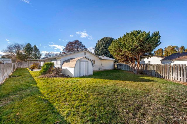 80 S Heather Dr, Nampa, ID 83651