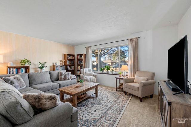 80 S Heather Dr, Nampa, ID 83651