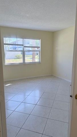 1526 SE Royal Green Cir Apt L107, Port St Lucie, FL 34952