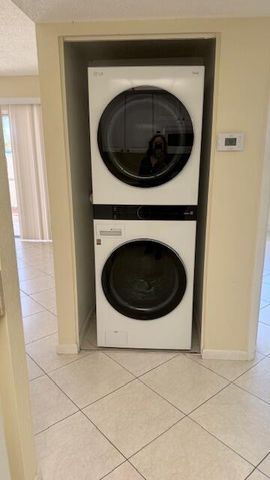 1526 SE Royal Green Cir Apt L107, Port St Lucie, FL 34952