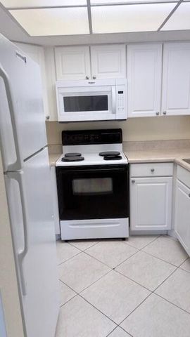 1526 SE Royal Green Cir Apt L107, Port St Lucie, FL 34952