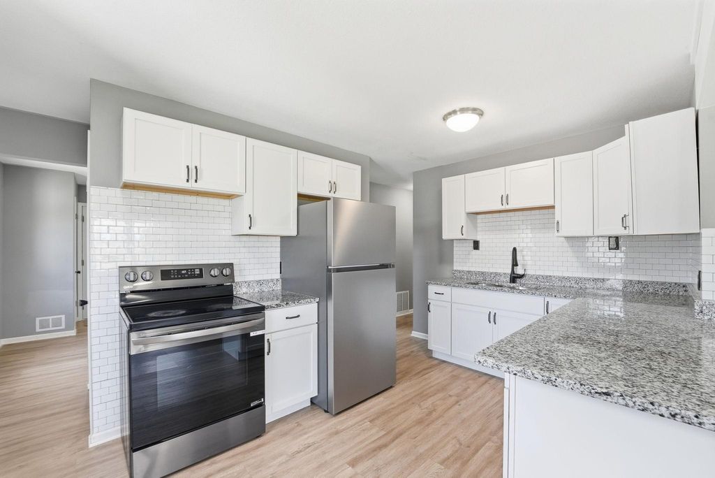 1697 Rose Place, Roseville, MN 55113 — photo 2