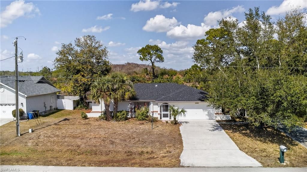 11225 Rabun Gap DR NW, NORTH FORT MYERS, FL 33917 — photo 2