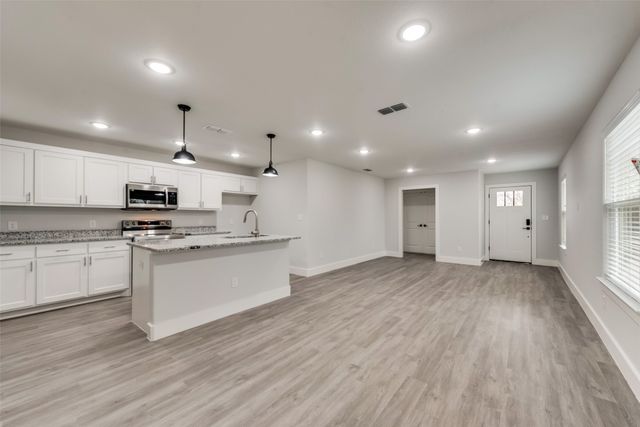 420 E 5th Street, Bonham, TX 75418