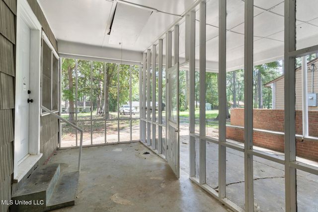 329 Pine Ridge Road, Jackson, MS 39206