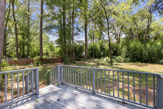 329 Pine Ridge Road, Jackson, MS 39206