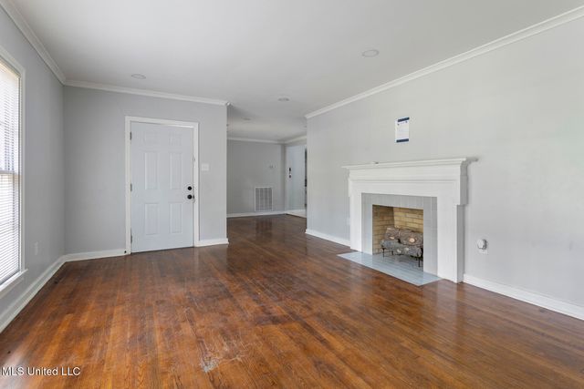 329 Pine Ridge Road, Jackson, MS 39206
