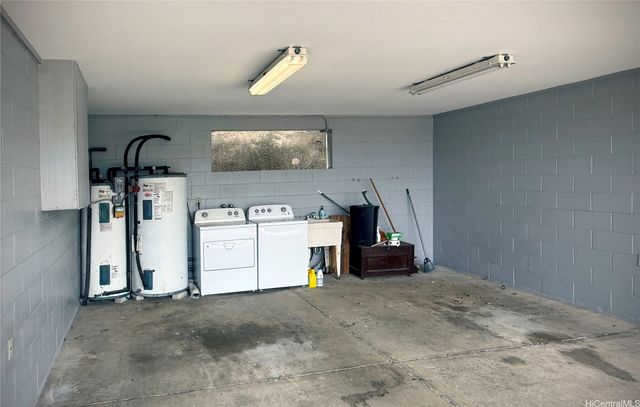 5864 Kalanianaole Highway B, Honolulu, HI 96821