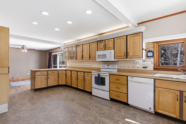 6 Goodbout Road, Lincoln, NH 03251