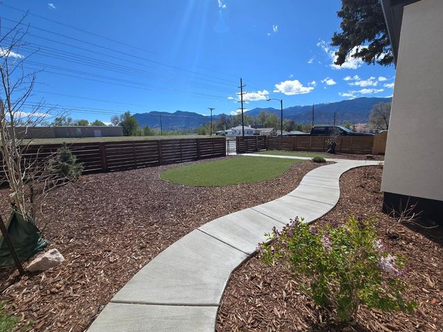 738 E Fountain Boulevard B, Colorado Springs, CO 80903