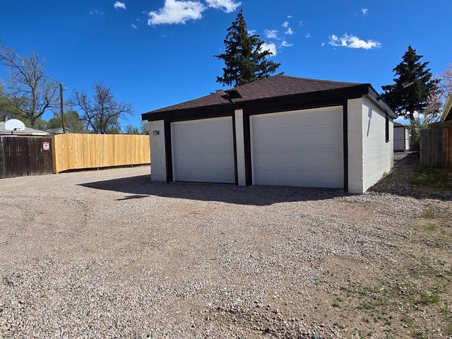 738 E Fountain Boulevard B, Colorado Springs, CO 80903