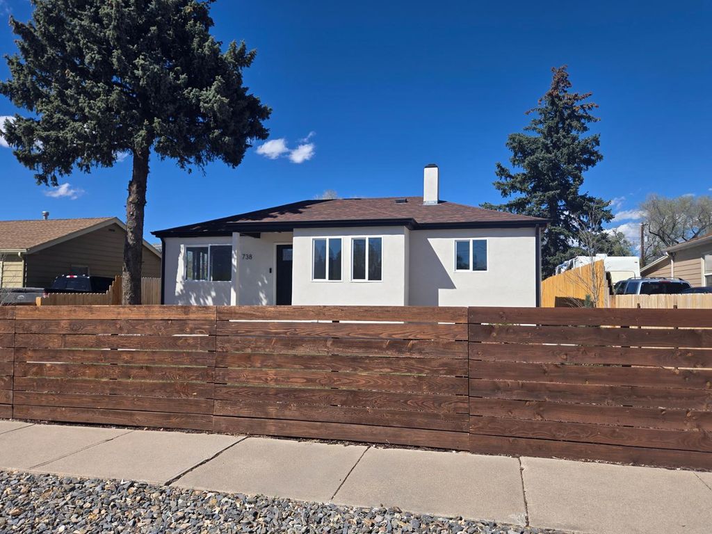 738 E Fountain Boulevard B, Colorado Springs, CO 80903