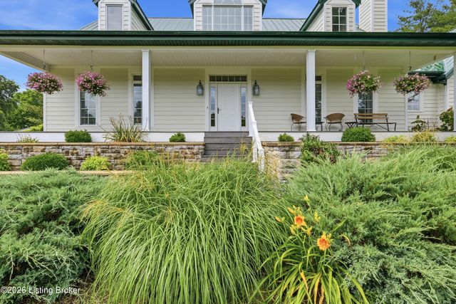 1203 E Moody Ln, Crestwood, KY 40014