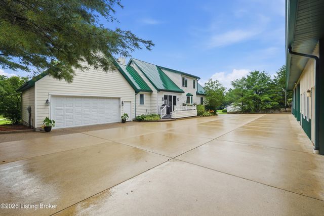 1203 E Moody Ln, Crestwood, KY 40014