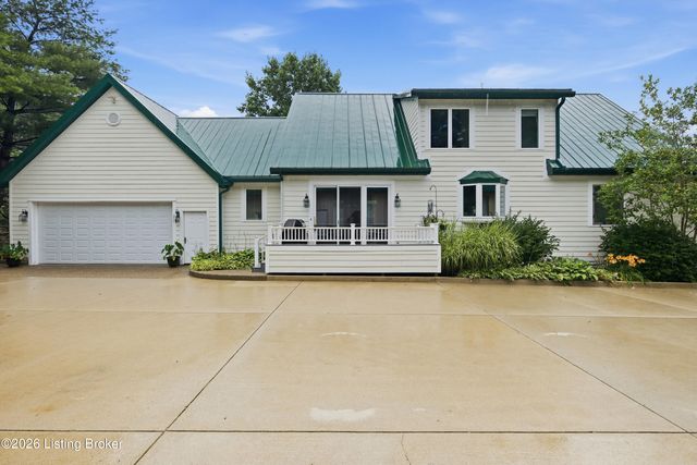 1203 E Moody Ln, Crestwood, KY 40014