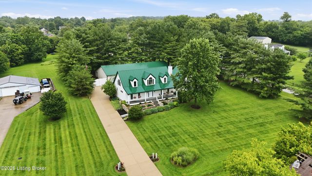 1203 E Moody Ln, Crestwood, KY 40014