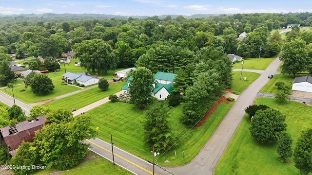 1203 E Moody Ln, Crestwood, KY 40014