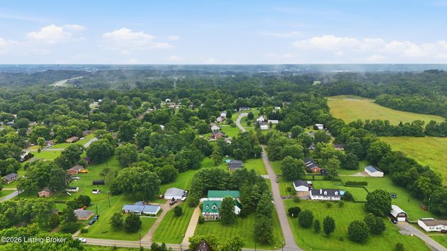 1203 E Moody Ln, Crestwood, KY 40014