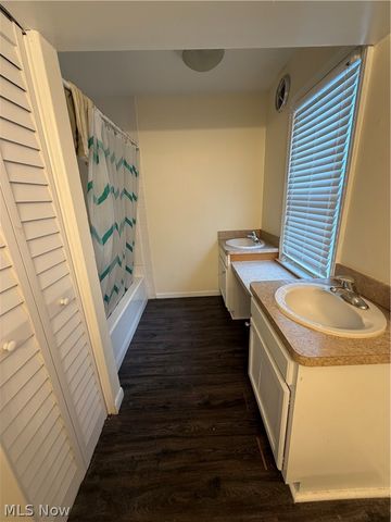 1703 E 300th Street, Wickliffe, OH 44092