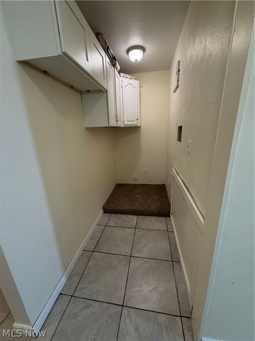 1703 E 300th Street, Wickliffe, OH 44092