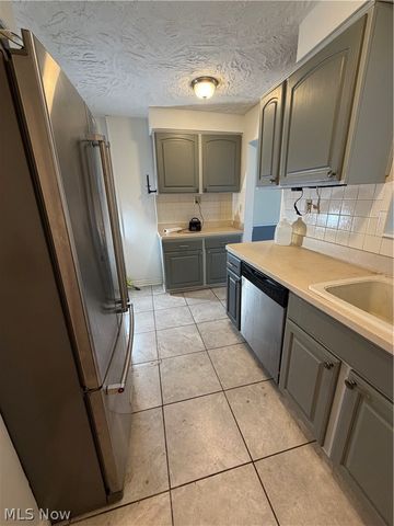 1703 E 300th Street, Wickliffe, OH 44092