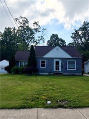 1703 E 300th Street, Wickliffe, OH 44092