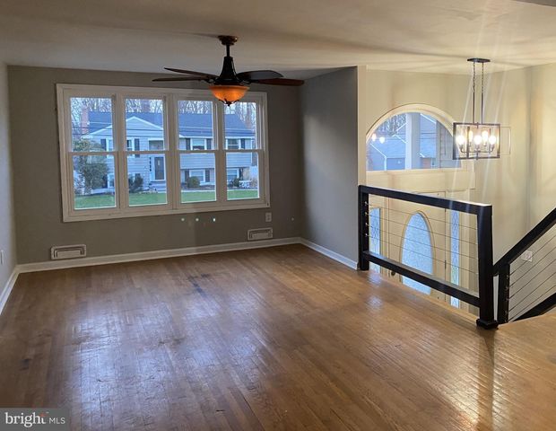 106 PARKVIEW ROAD, Stratford, NJ 08084