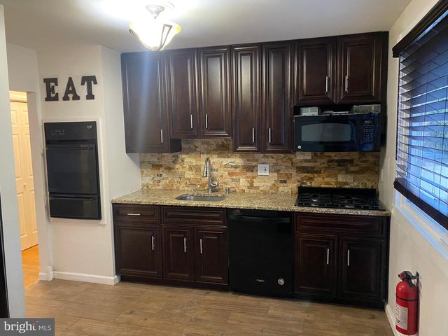 106 PARKVIEW ROAD, Stratford, NJ 08084