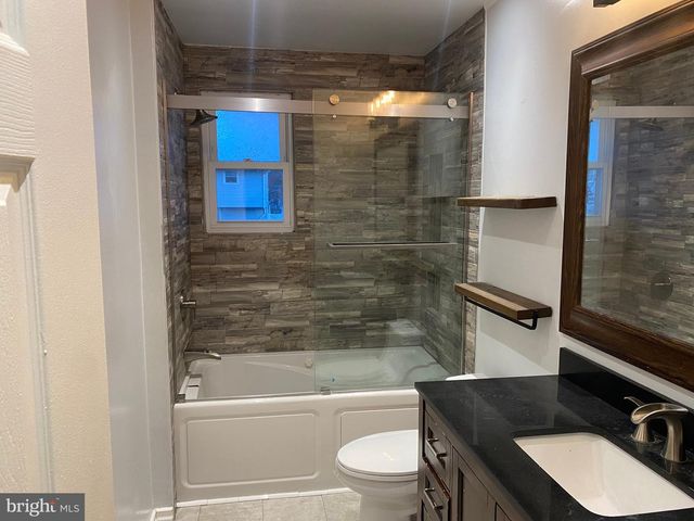 106 PARKVIEW ROAD, Stratford, NJ 08084