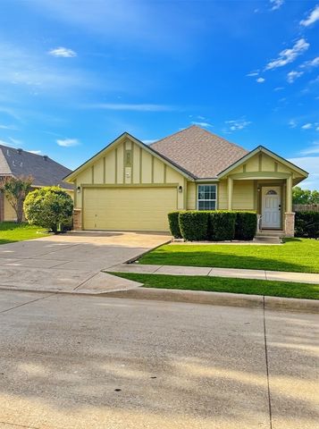 329 Wolf Mountain Lane, Fort Worth, TX 76140