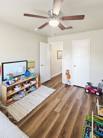 329 Wolf Mountain Lane, Fort Worth, TX 76140