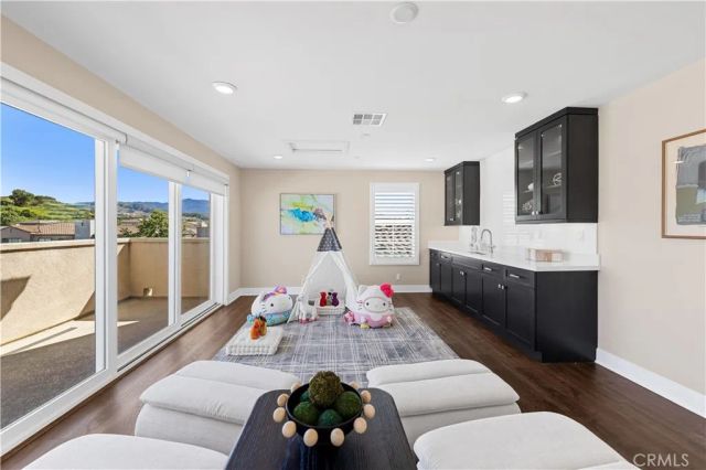 91 Pelican, Irvine, CA 92618