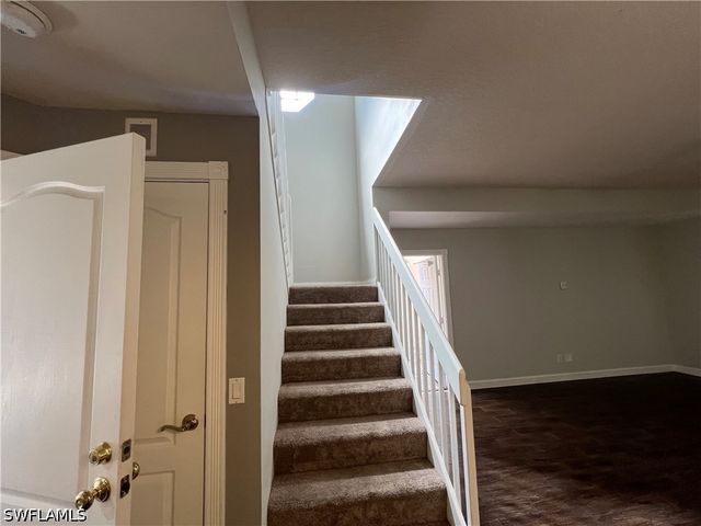 5365 Cove CIR 125, Naples, FL 34119