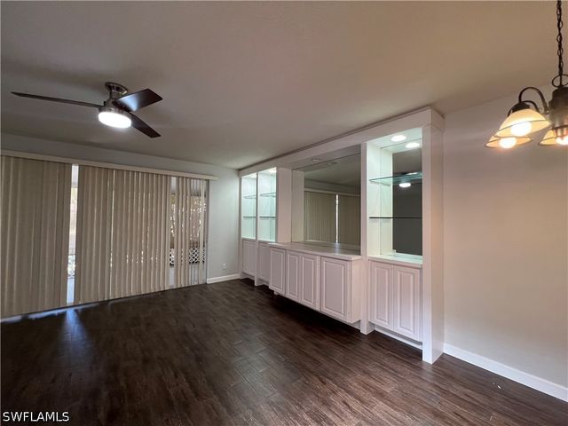 5365 Cove CIR 125, Naples, FL 34119