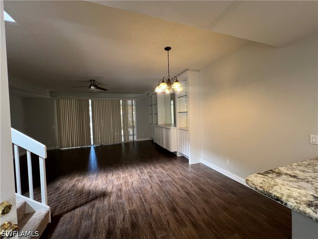 5365 Cove CIR 125, Naples, FL 34119