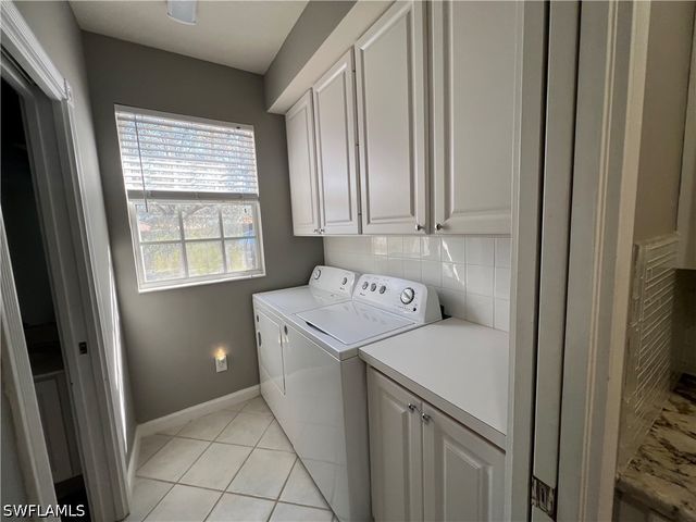 5365 Cove CIR 125, Naples, FL 34119