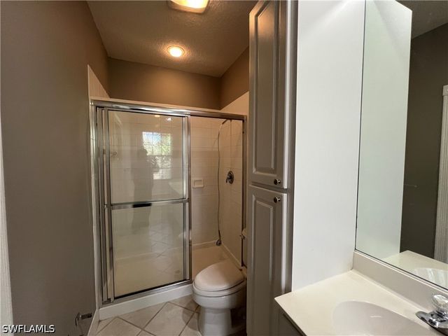 5365 Cove CIR 125, Naples, FL 34119