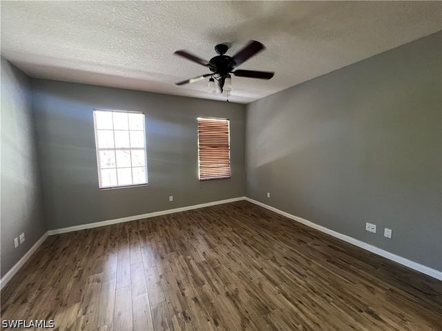 5365 Cove CIR 125, Naples, FL 34119