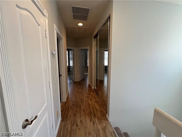 5365 Cove CIR 125, Naples, FL 34119