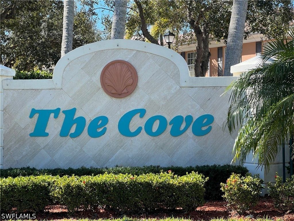 5365 Cove CIR 125, Naples, FL 34119