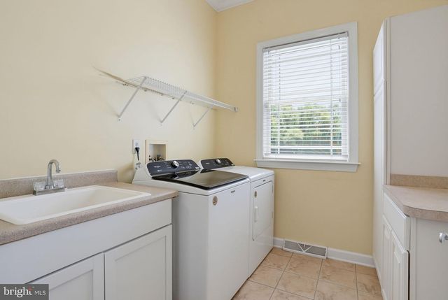 1825 WINDSWEPT CIR, Dover, DE 19901