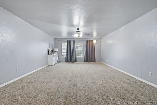 8702 N 140th Terrace, Owasso, OK 74055