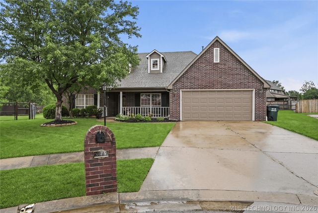 8702 N 140th Terrace, Owasso, OK 74055