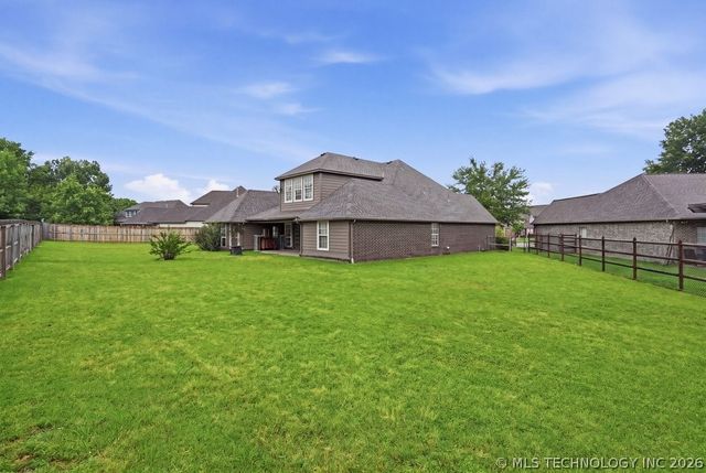 8702 N 140th Terrace, Owasso, OK 74055