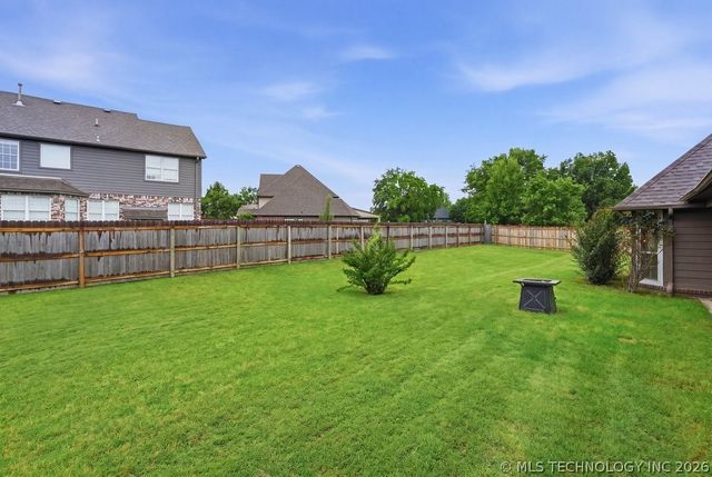 8702 N 140th Terrace, Owasso, OK 74055