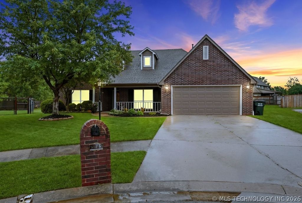 8702 N 140th Terrace, Owasso, OK 74055