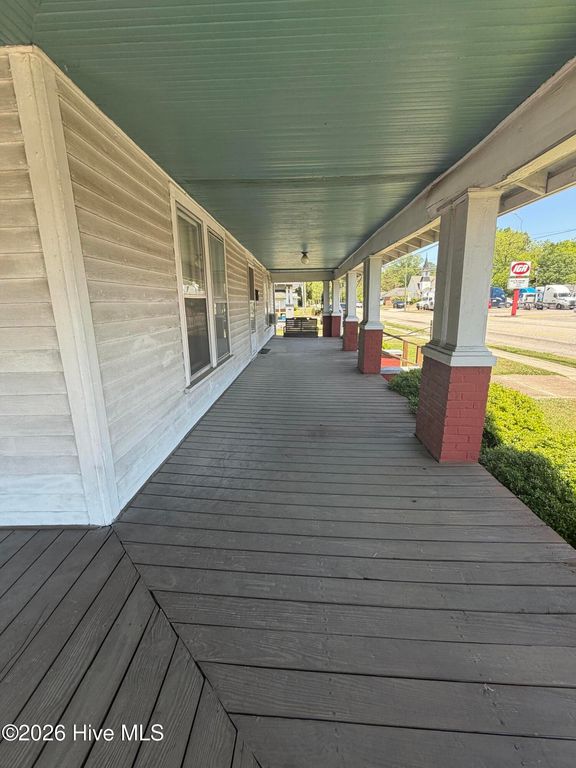 209 N Pollock Street, Selma, NC 27576