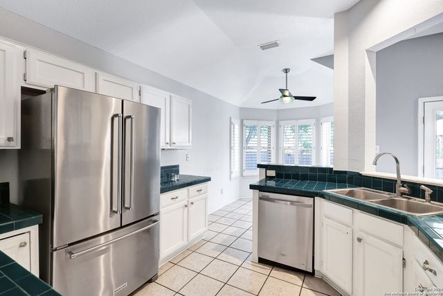 9511 BONNY BRG, San Antonio, TX 78240