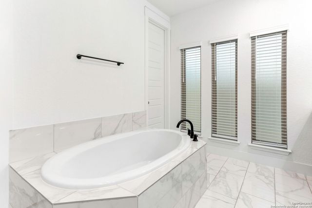 14046 May Mist, San Antonio, TX 78253